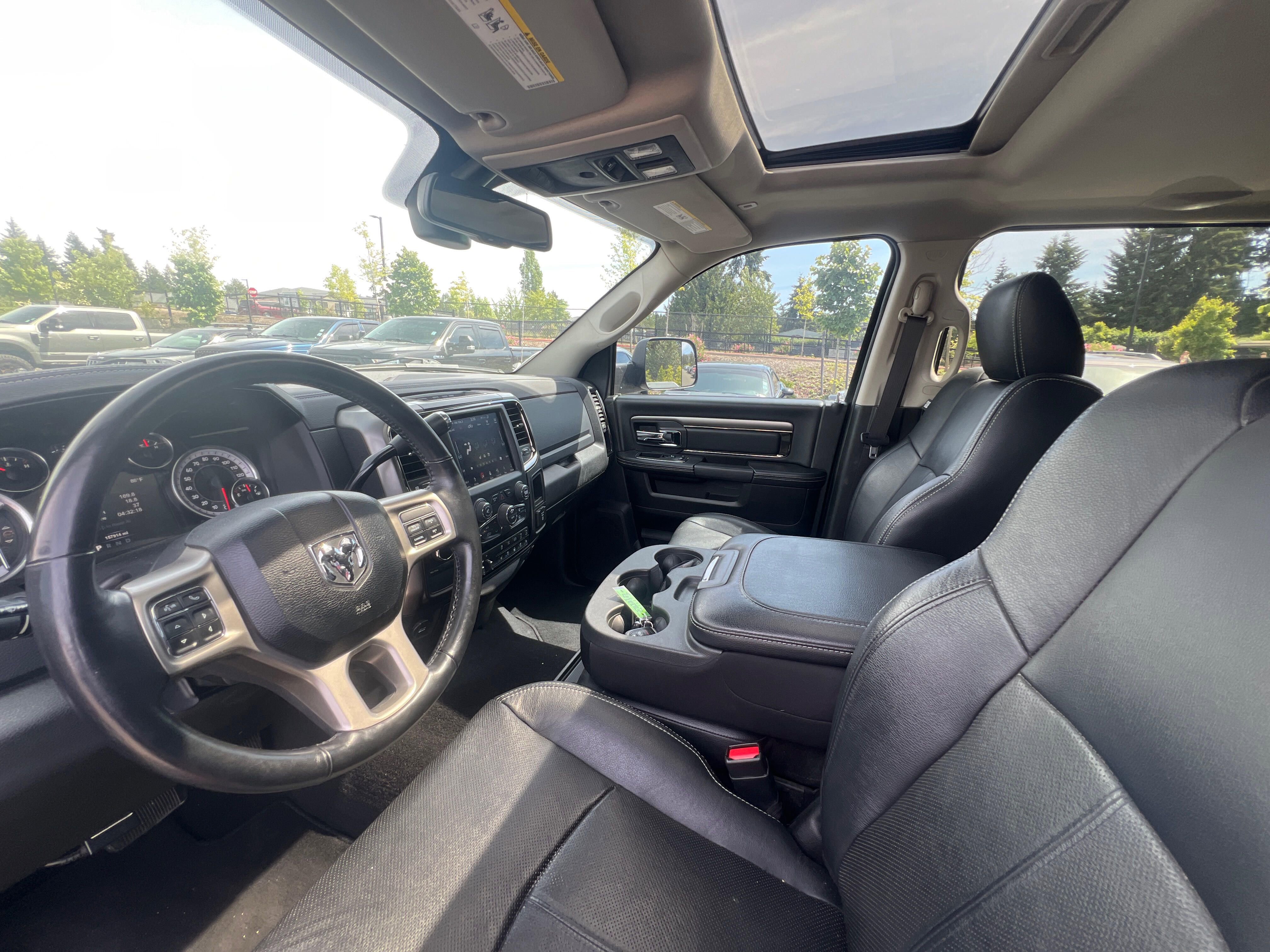 Used 2018 RAM 3500 Laramie w/ Sport Appearance Group AWD/4WD image 3