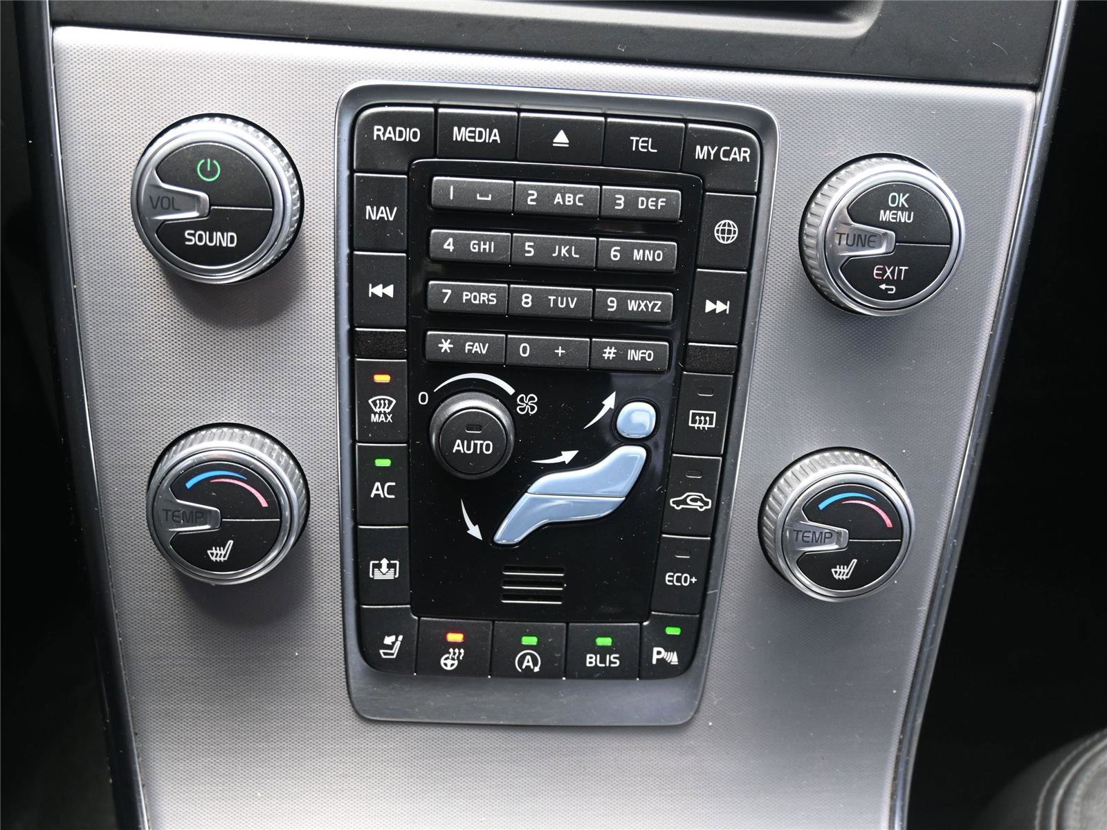 Used 2018 Volvo S60 T5 Inscription image 13