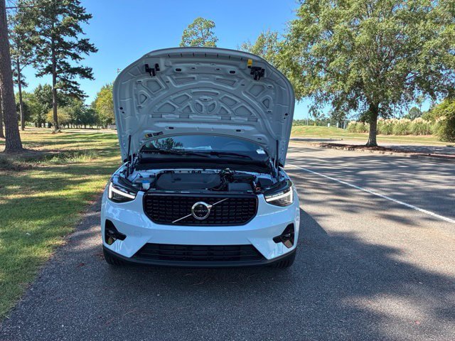 New 2026 Volvo XC40 B5 Plus w/ Protection Package Premier AWD/4WD image 21
