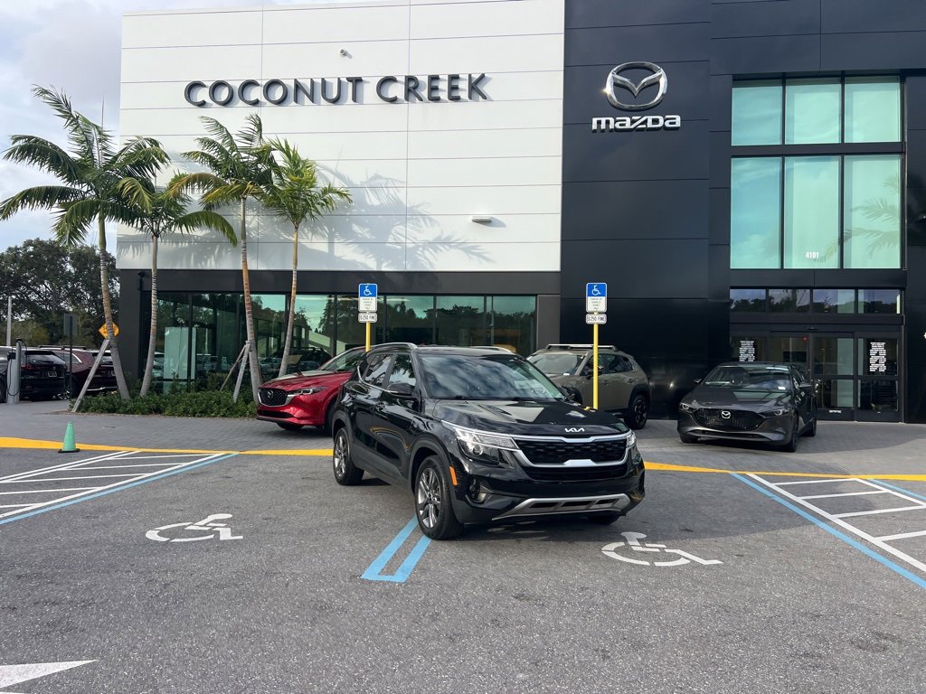 Used 2023 Kia Seltos S image 3