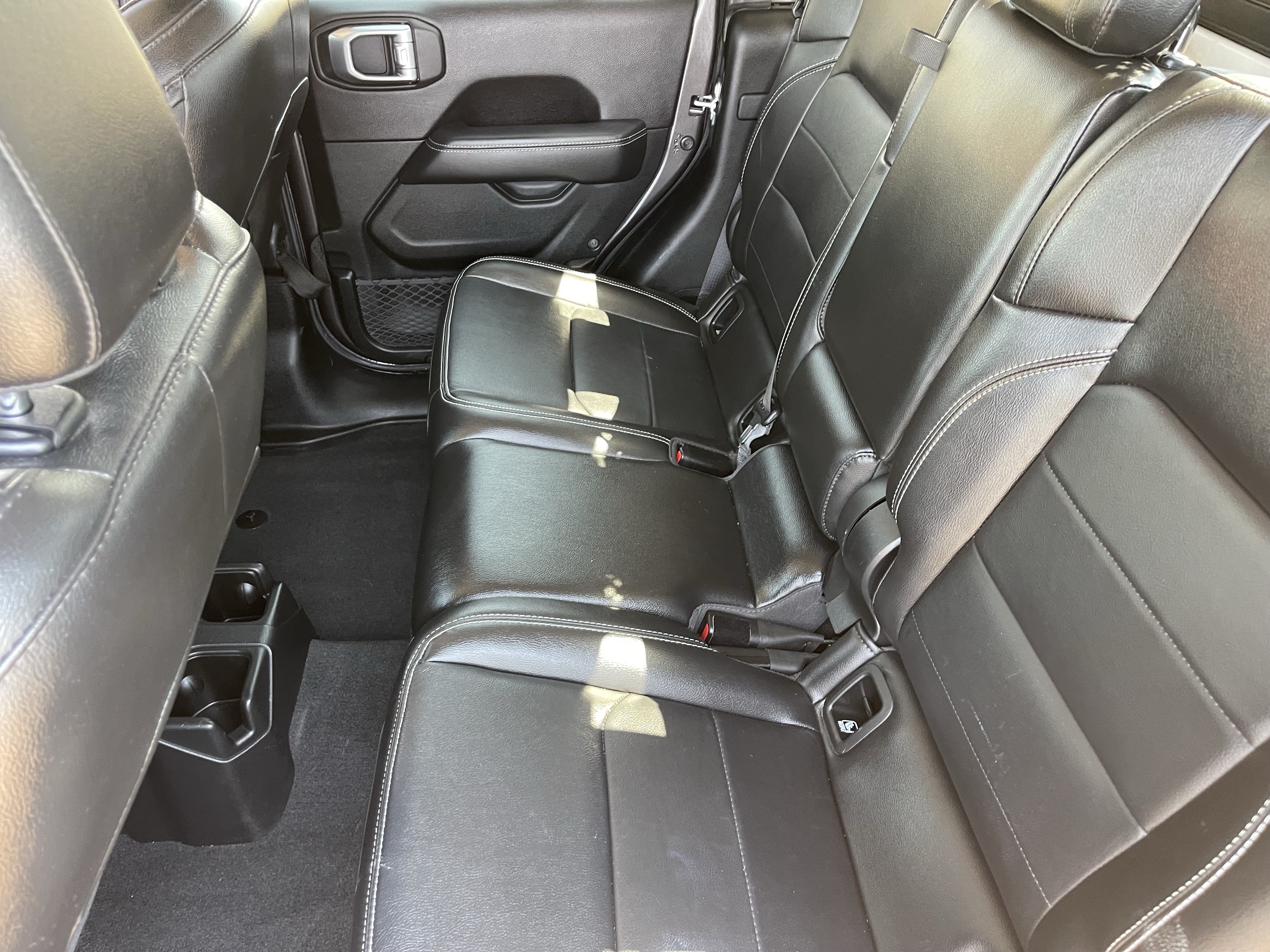 Used 2020 Jeep Gladiator Overland AWD/4WD image 16
