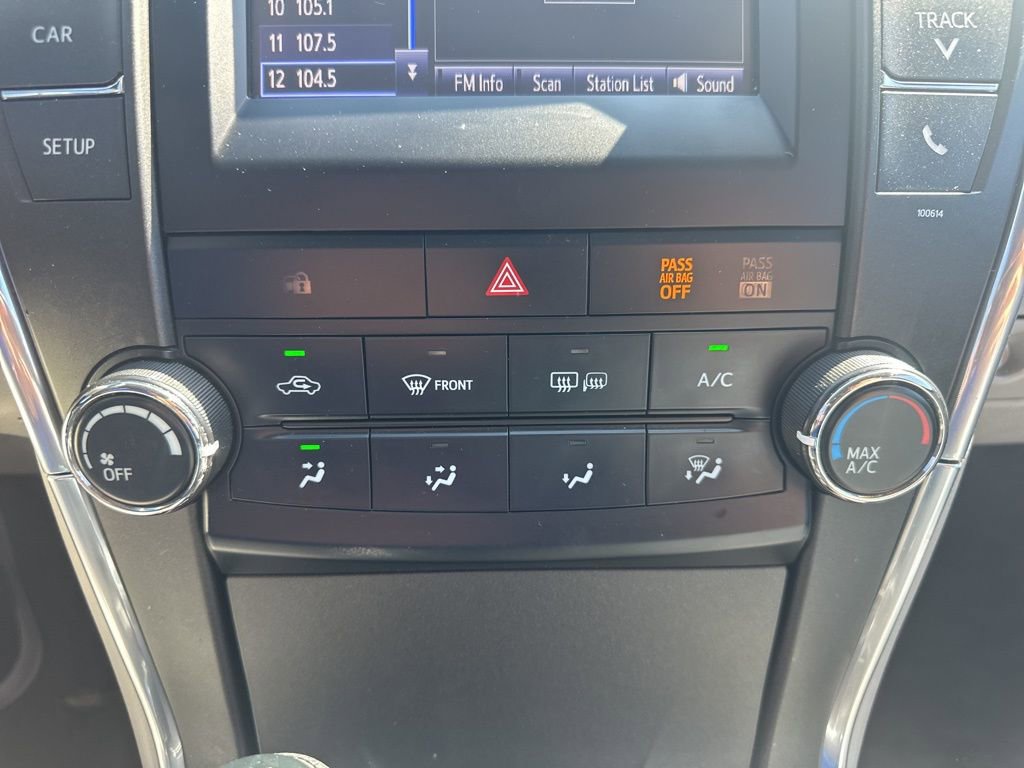 Used 2017 Toyota Camry SE FWD image 4