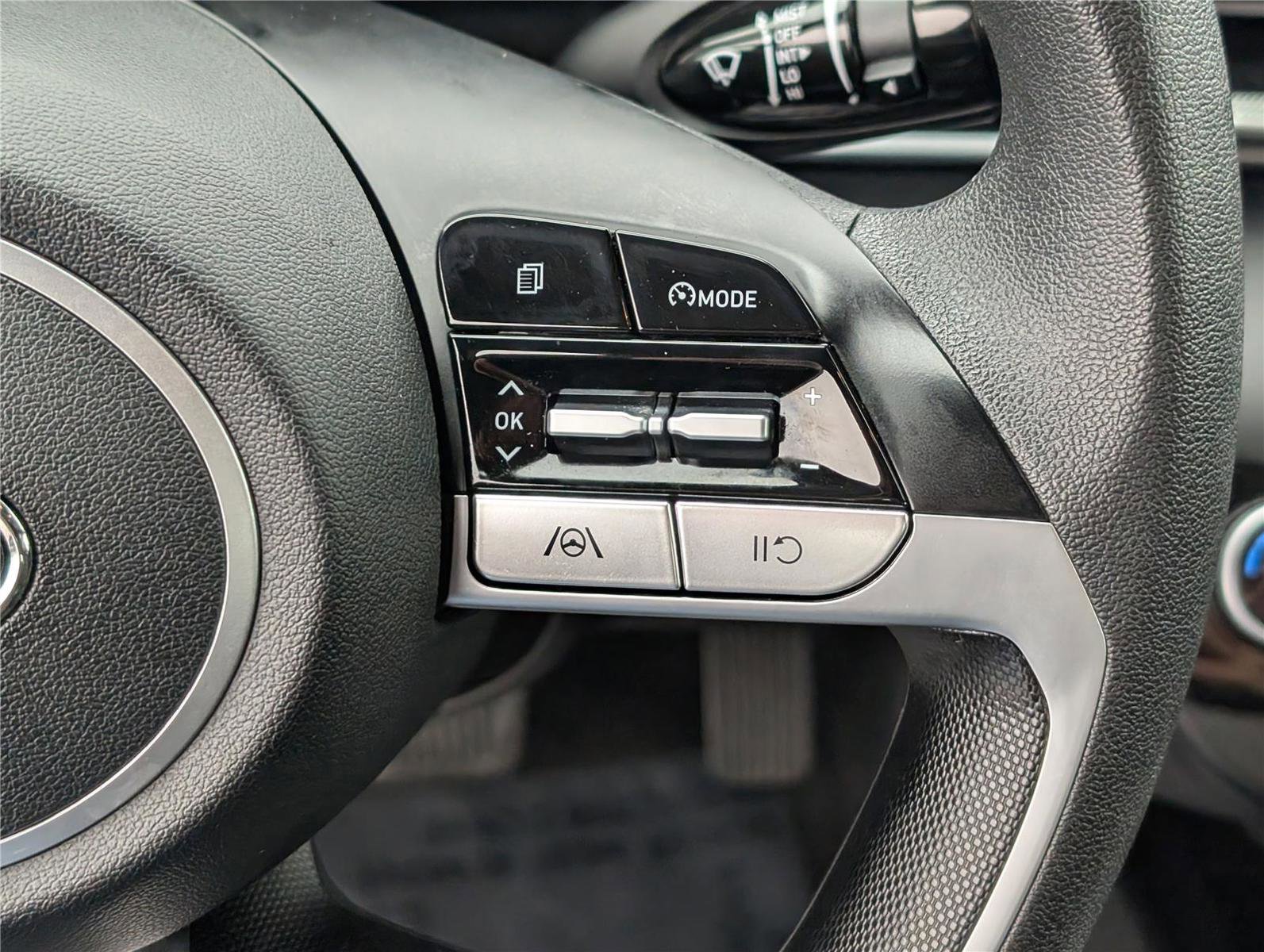 Used 2022 Hyundai Elantra SEL w/ Cargo Package image 20