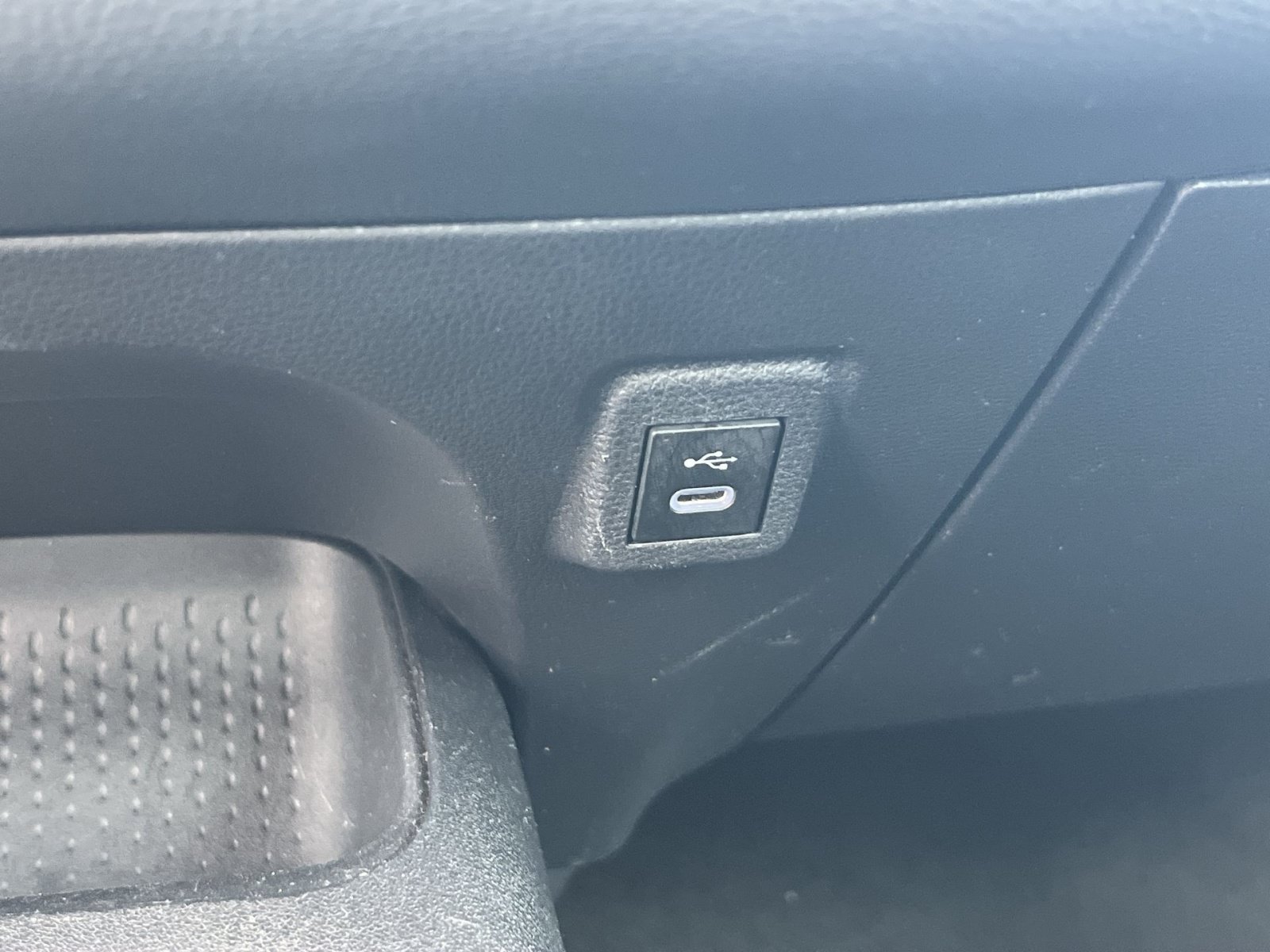 Used 2025 Toyota Corolla LE FWD image 29