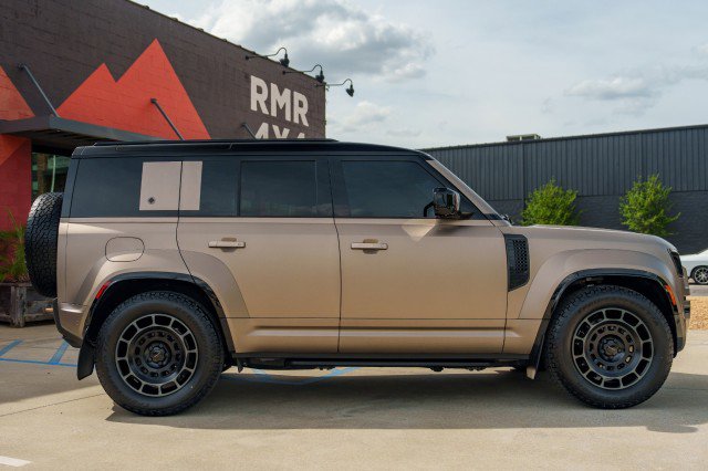 Used 2026 Land Rover Defender 110 OCTA image 4