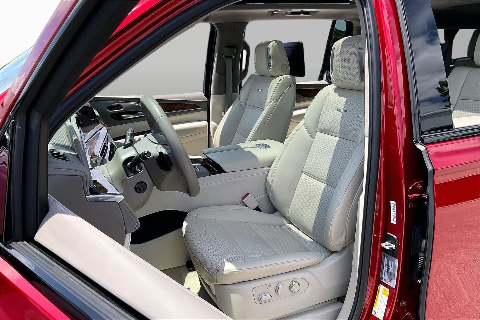 Used 2024 Cadillac Escalade ESV Sport Platinum AWD/4WD image 8