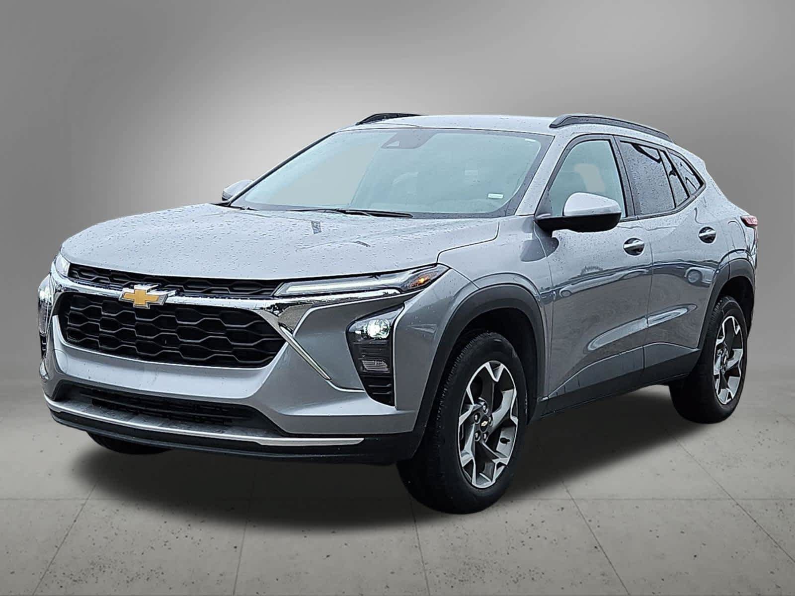 Used 2025 Chevrolet Trax LT FWD image 10