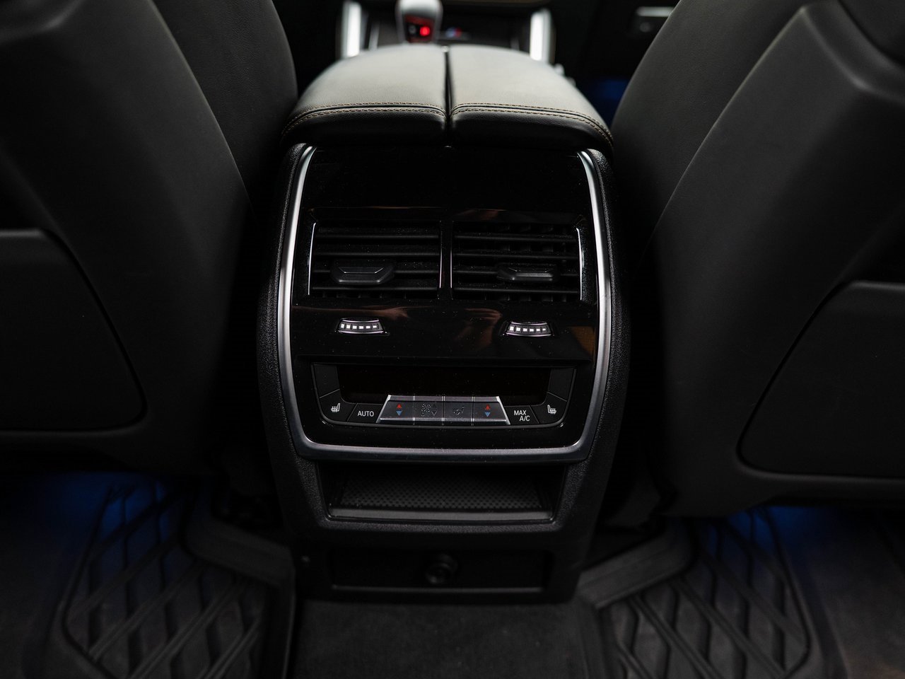 Used 2023 BMW X5 M Competition w/ Competition Package image 39