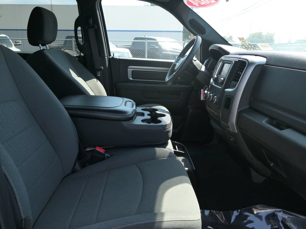Used 2024 RAM 1500 Warlock RWD image 24