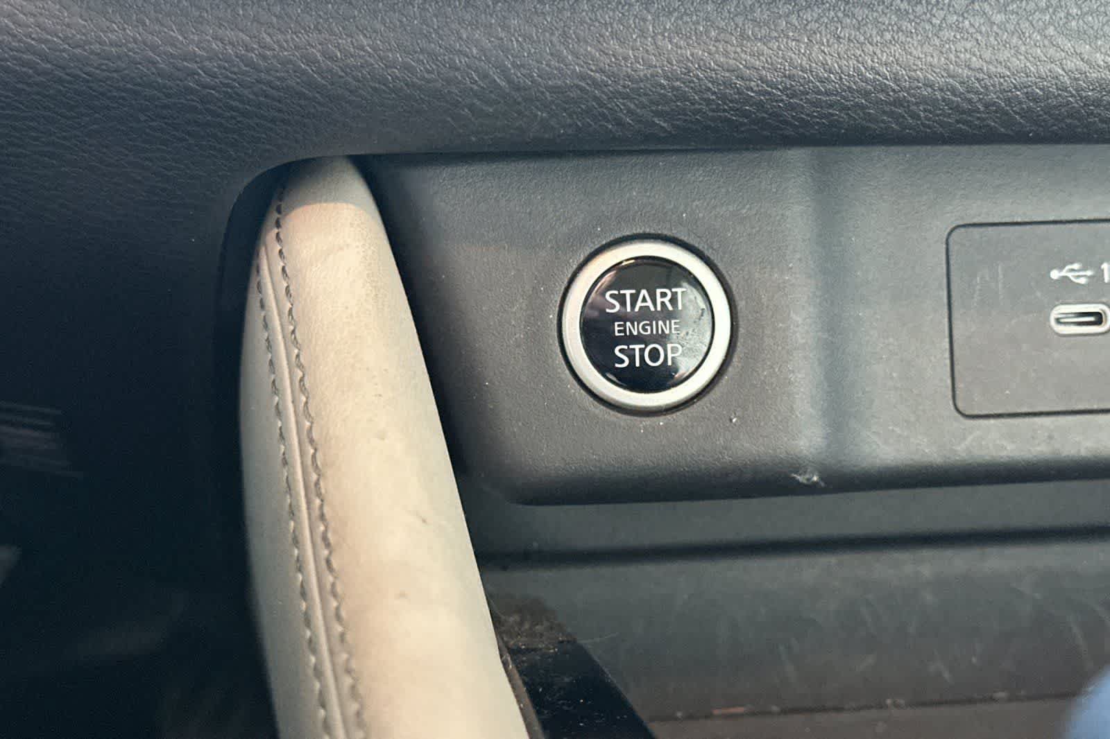 Used 2023 Nissan Rogue SL FWD image 23