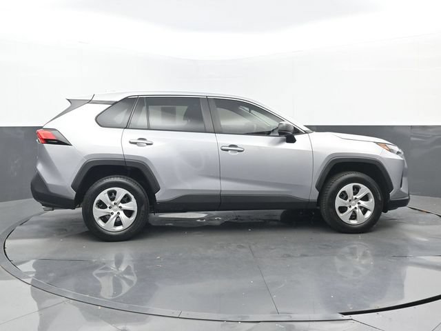 Used 2023 Toyota RAV4 LE FWD video 2