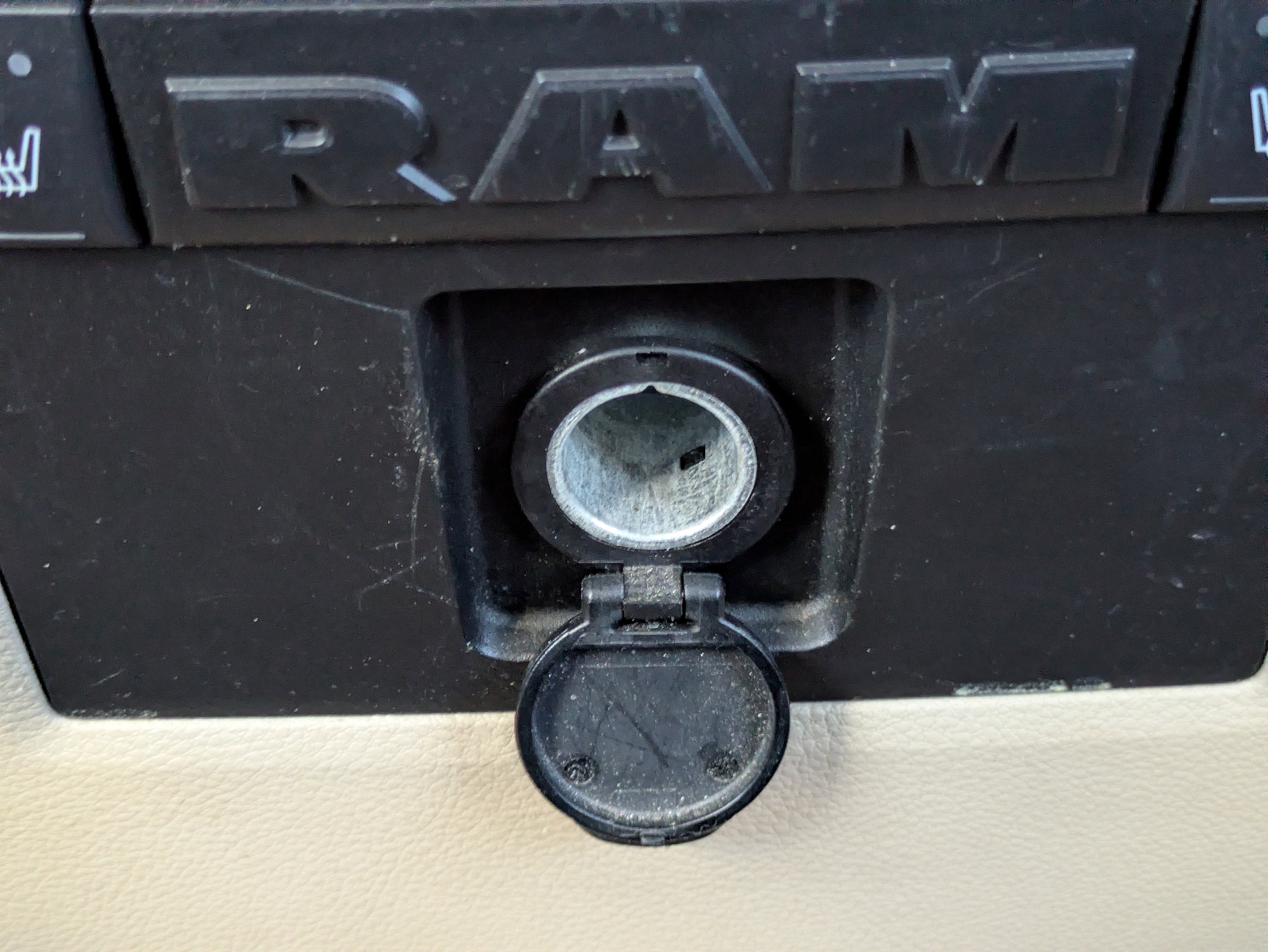 Used 2015 RAM 2500 Longhorn w/ Convenience Group image 14