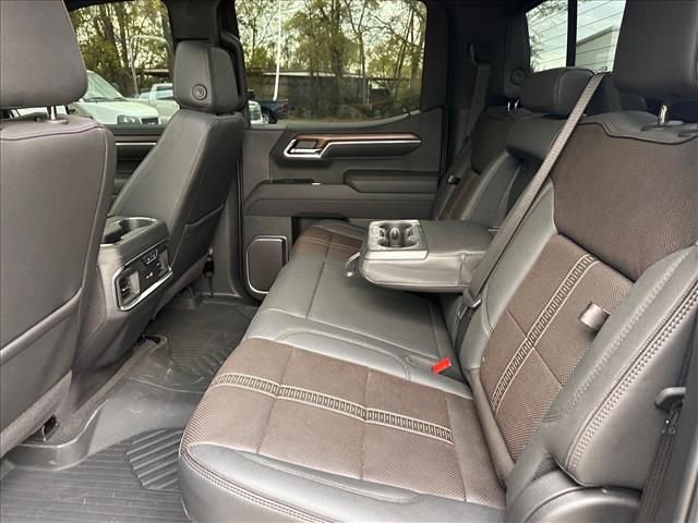 Certified 2025 Chevrolet Silverado 1500 High Country w/ Technology Package image 19