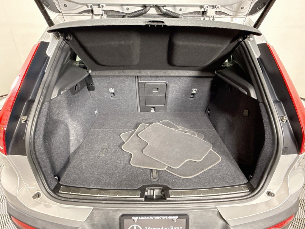 Used 2023 Volvo XC40 B5 Ultimate w/ Climate Package AWD/4WD image 27