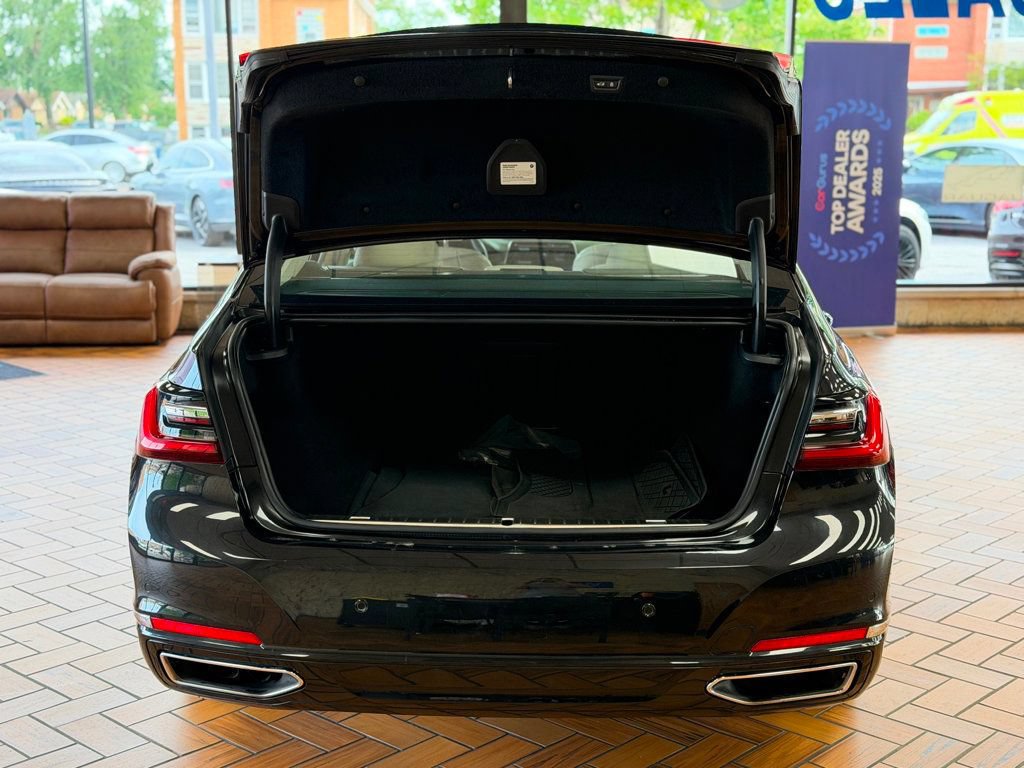 Used 2020 BMW 750i xDrive w/ Executive Package AWD/4WD image 20