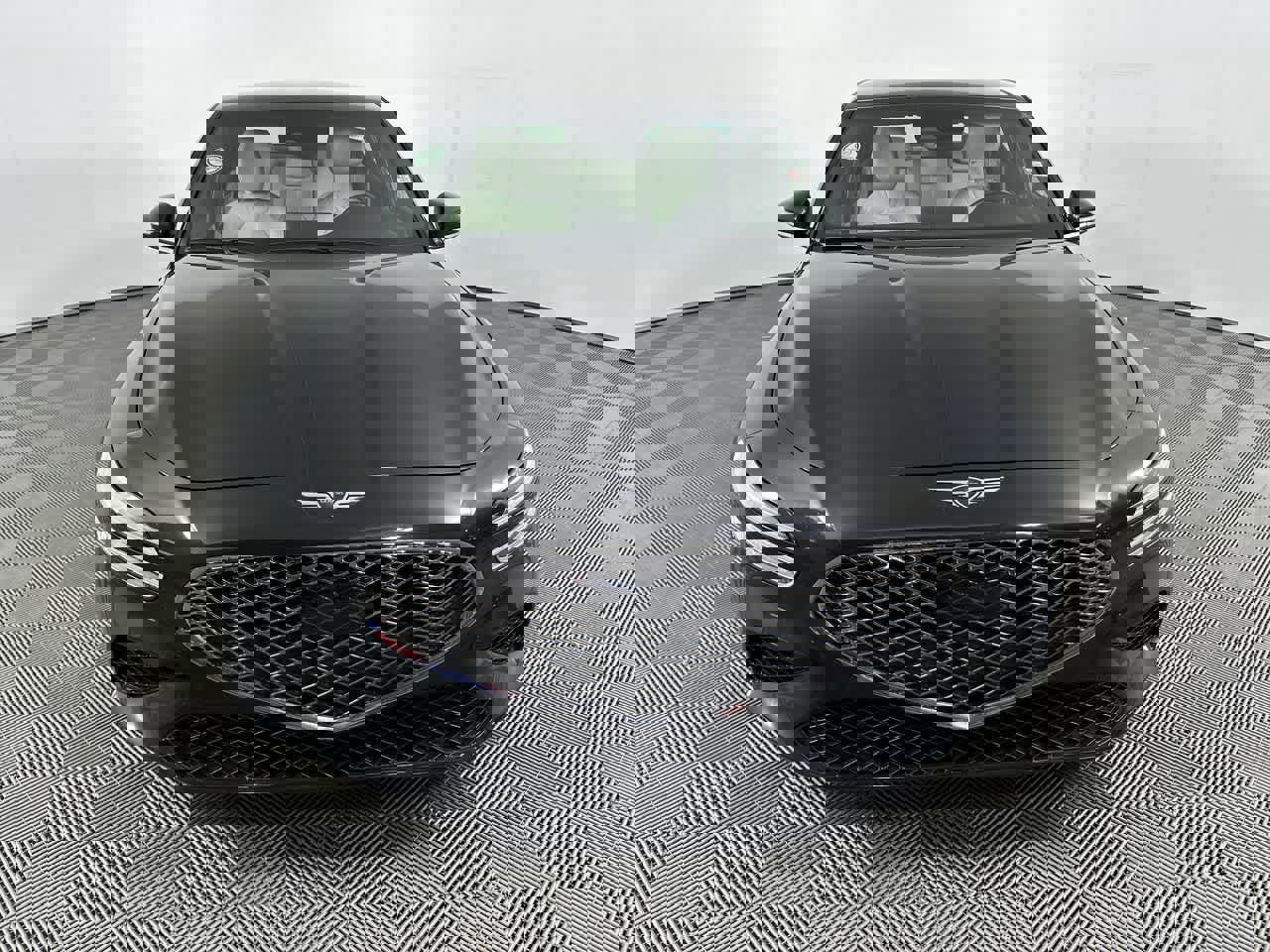 Used 2025 Genesis G70 2.5T image 3