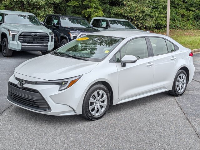 Used 2026 Toyota Corolla LE FWD image 3