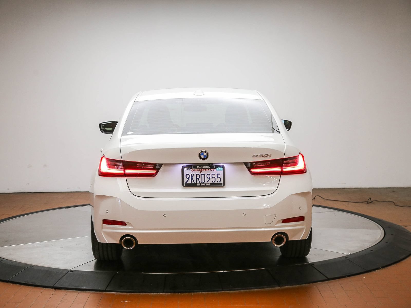 Used 2024 BMW 330i Sedan w/ Convenience Package RWD image 6