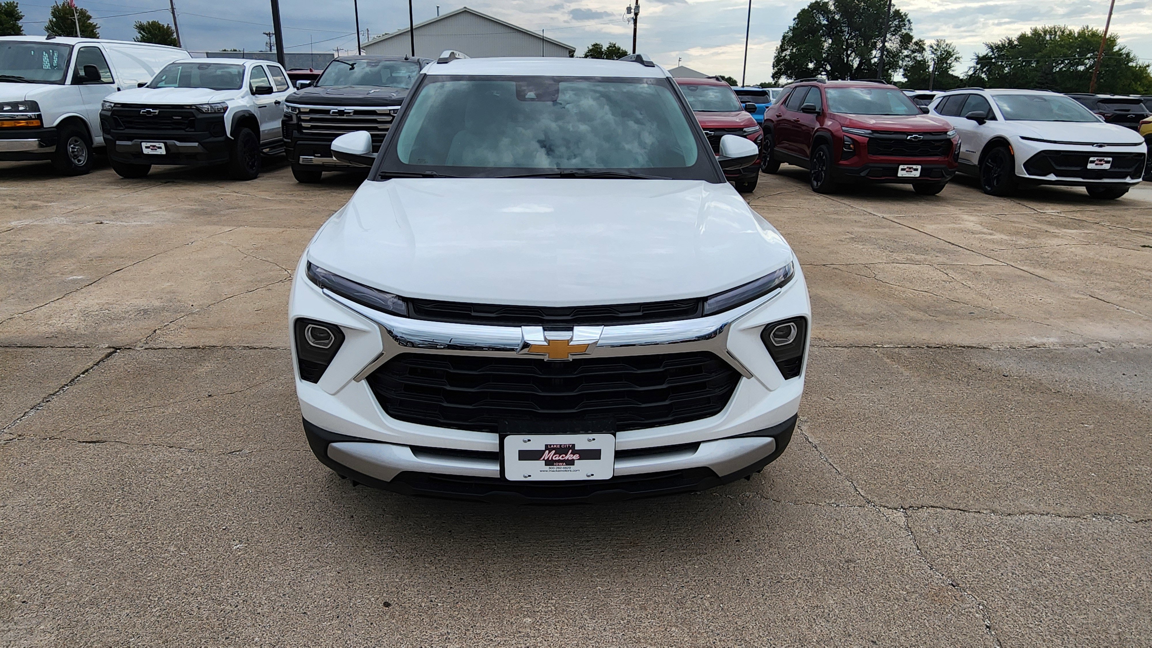 New 2026 Chevrolet TrailBlazer LT w/ Convenience Package image 2