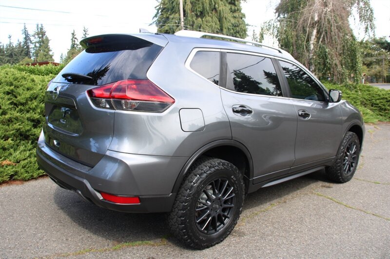 Used 2018 Nissan Rogue SV AWD/4WD image 3