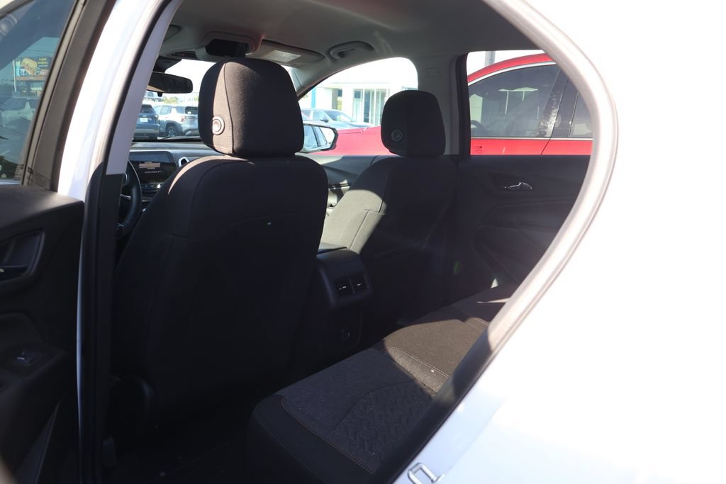 Used 2024 Chevrolet Equinox LT FWD image 30