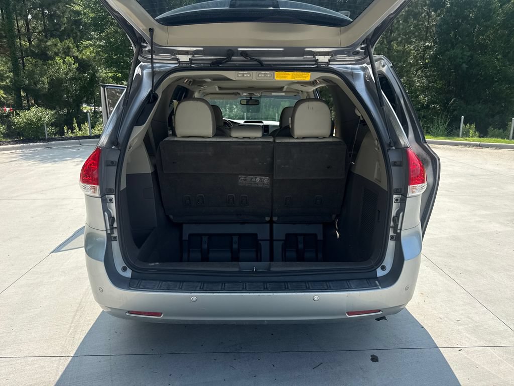 Used 2011 Toyota Sienna Limited FWD image 32