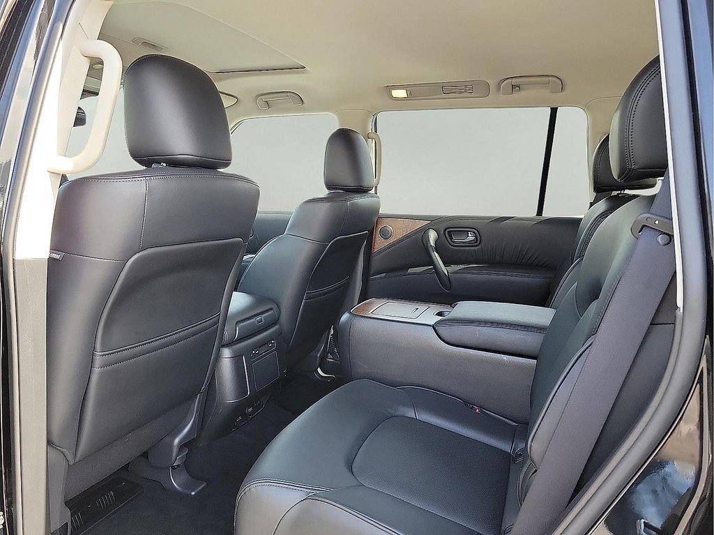 Used 2024 Nissan Armada SL w/ Captain's Chairs Package image 9