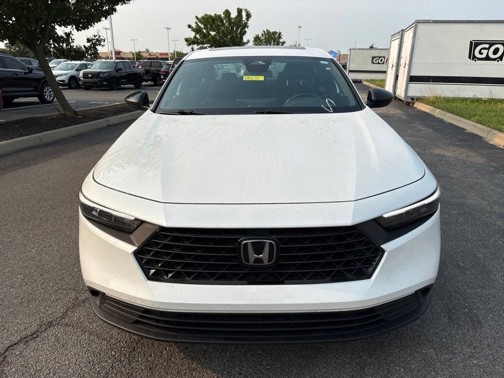 Used 2024 Honda Accord Sport image 2
