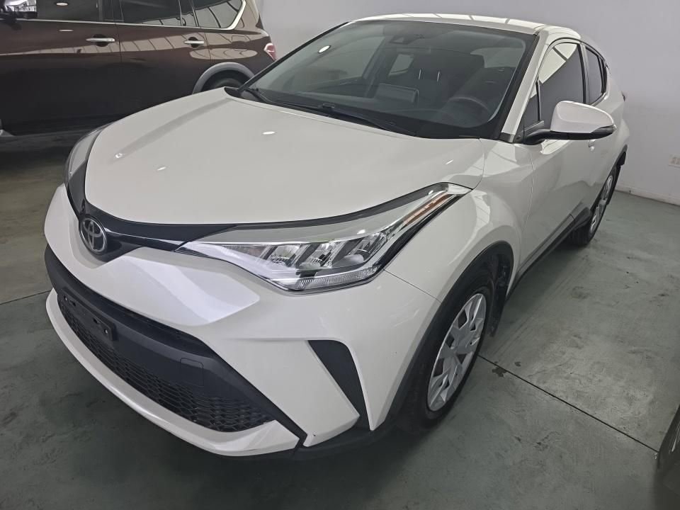 Used 2020 Toyota C-HR LE FWD image 1