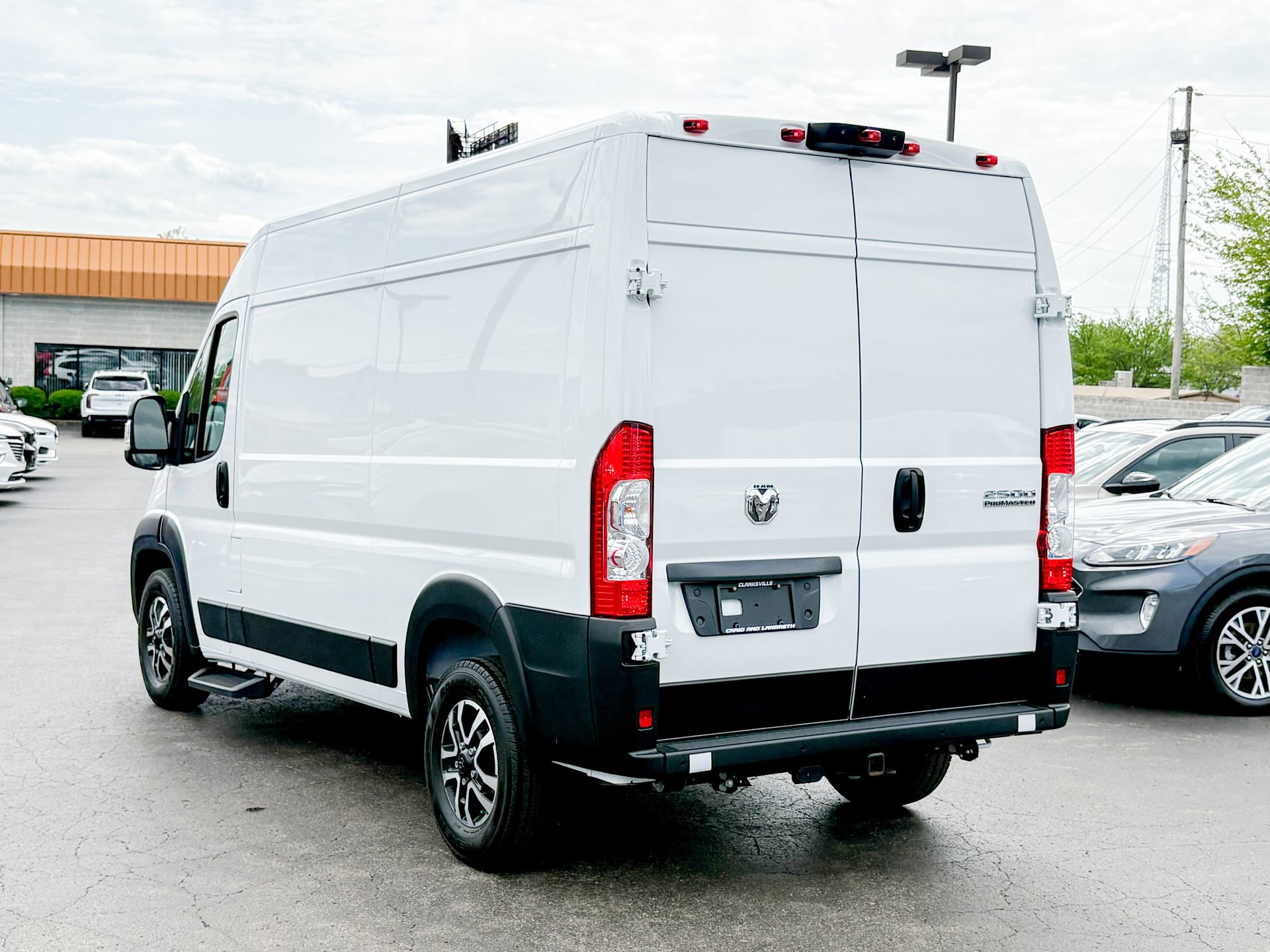 Used 2024 RAM ProMaster 2500 w/ Premium Convenience Group FWD image 9