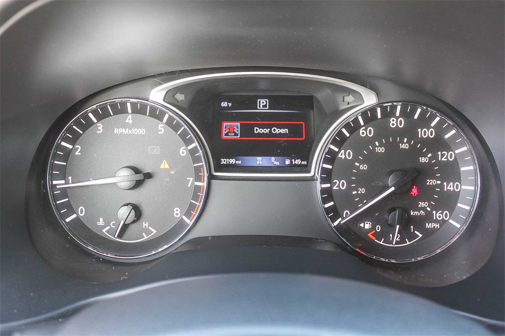 Used 2020 Nissan Pathfinder SV image 29