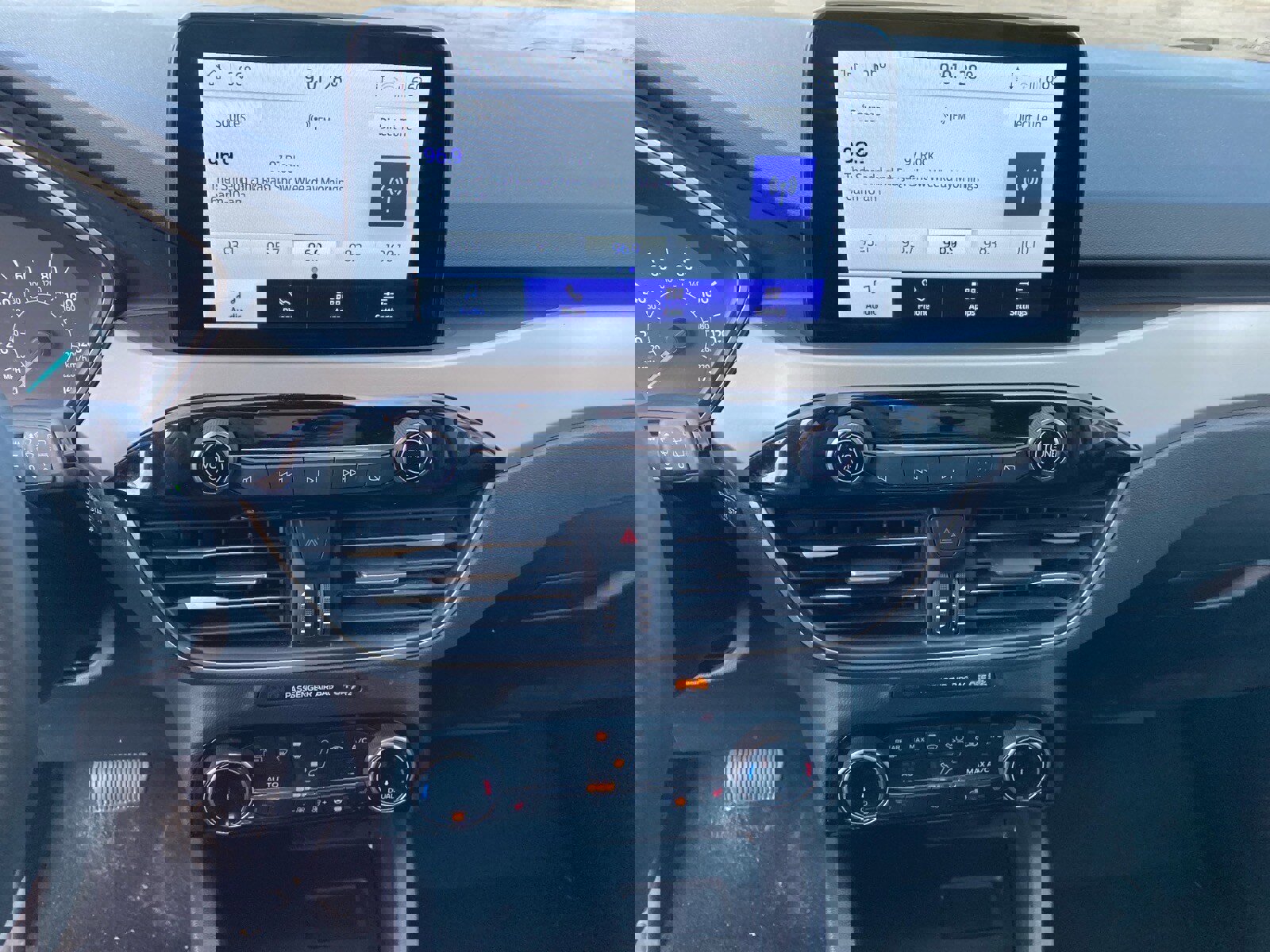 Used 2022 Ford Escape SEL image 11