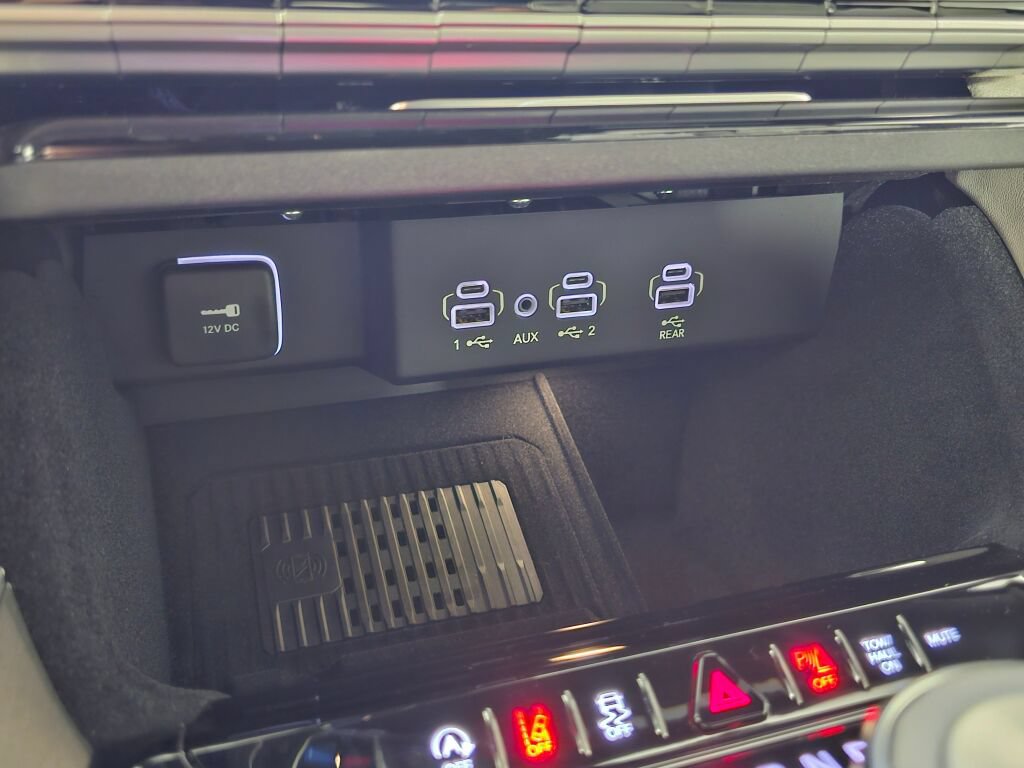 New 2026 Jeep Grand Wagoneer Limited w/ Rear Seat Video Group I AWD/4WD image 29