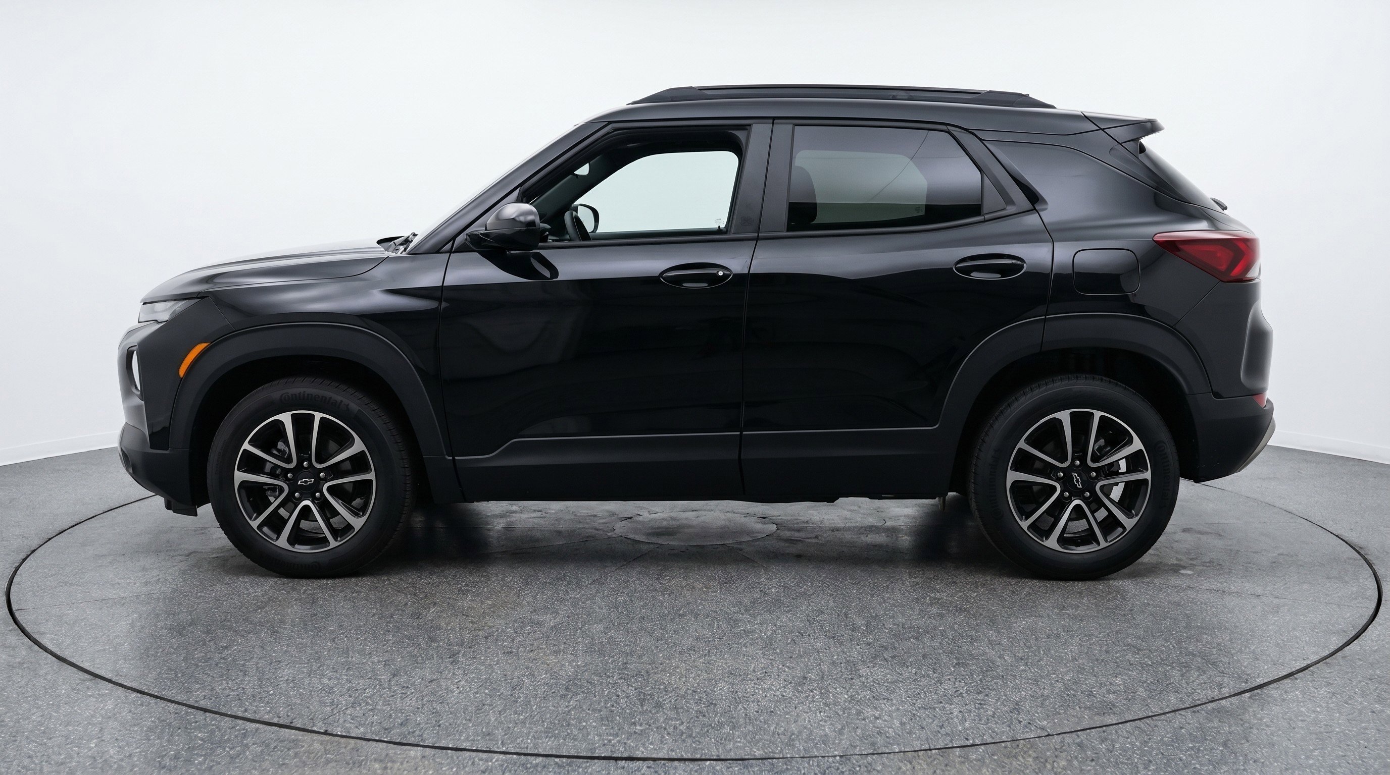 Used 2025 Chevrolet TrailBlazer LT FWD image 5