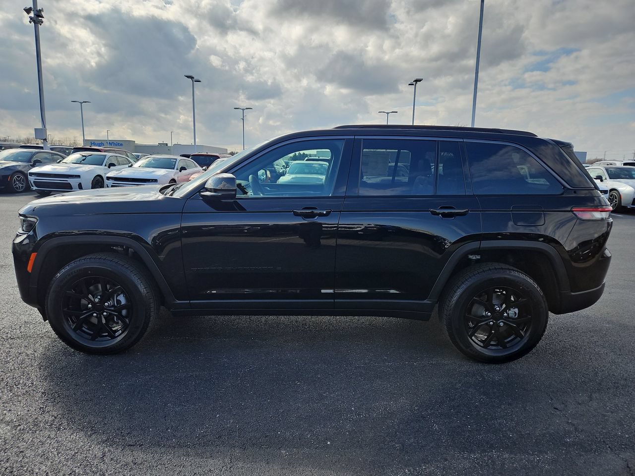 New 2026 Jeep Grand Cherokee Altitude AWD/4WD image 4