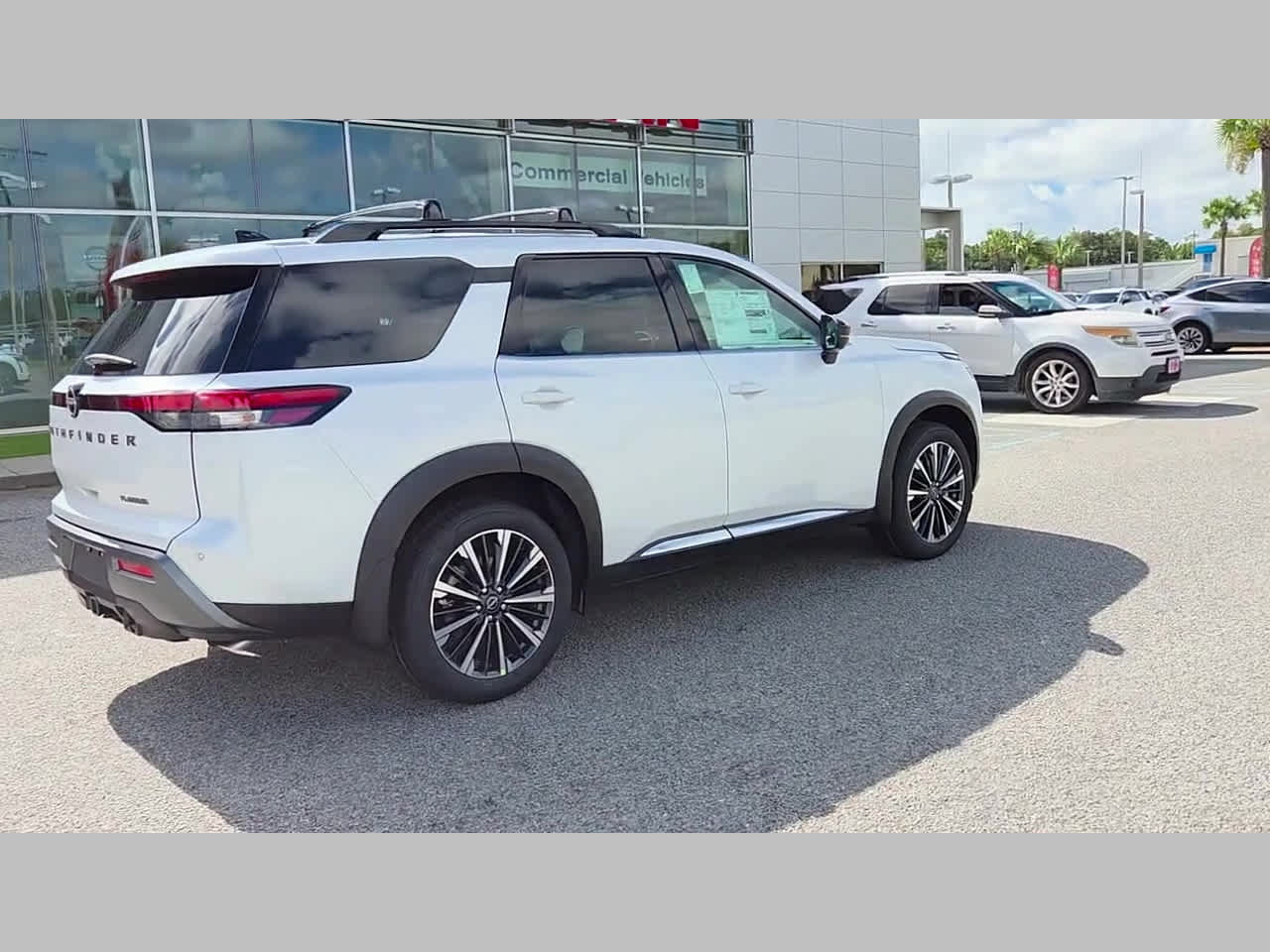 New 2026 Nissan Pathfinder Platinum FWD image 34