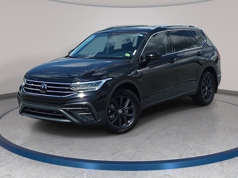 Used 2024 Volkswagen Tiguan SE w/ Panoramic Sunroof Package