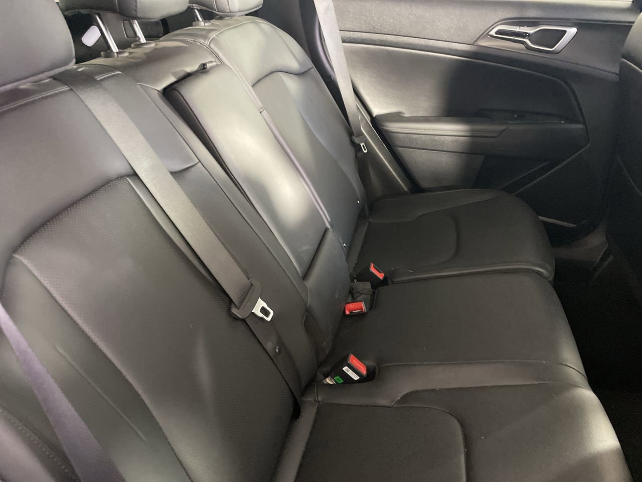 Used 2025 Kia Sportage EX image 24