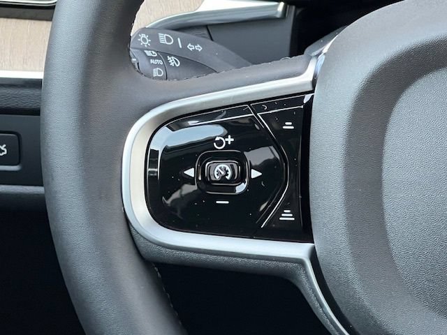 New 2026 Volvo XC60 B5 Plus w/ Protection Package Premier AWD/4WD image 31