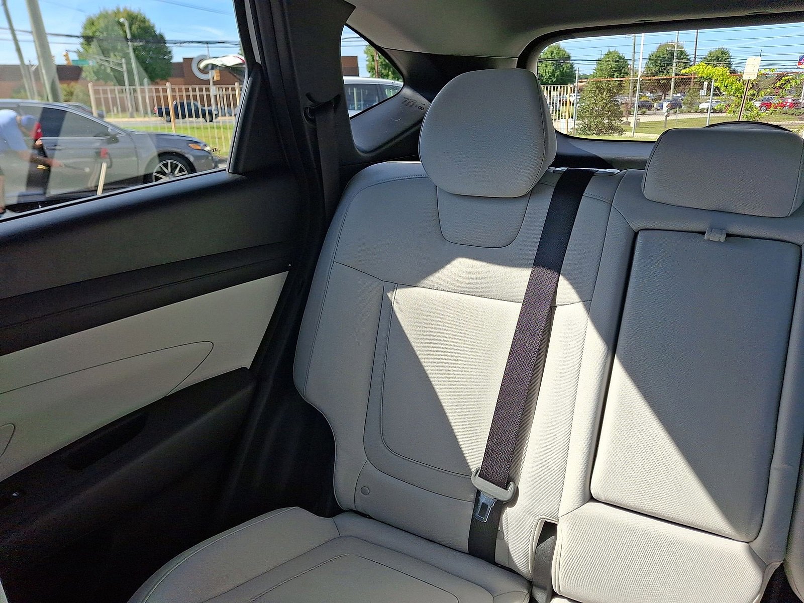 Used 2025 Hyundai Tucson SE image 12