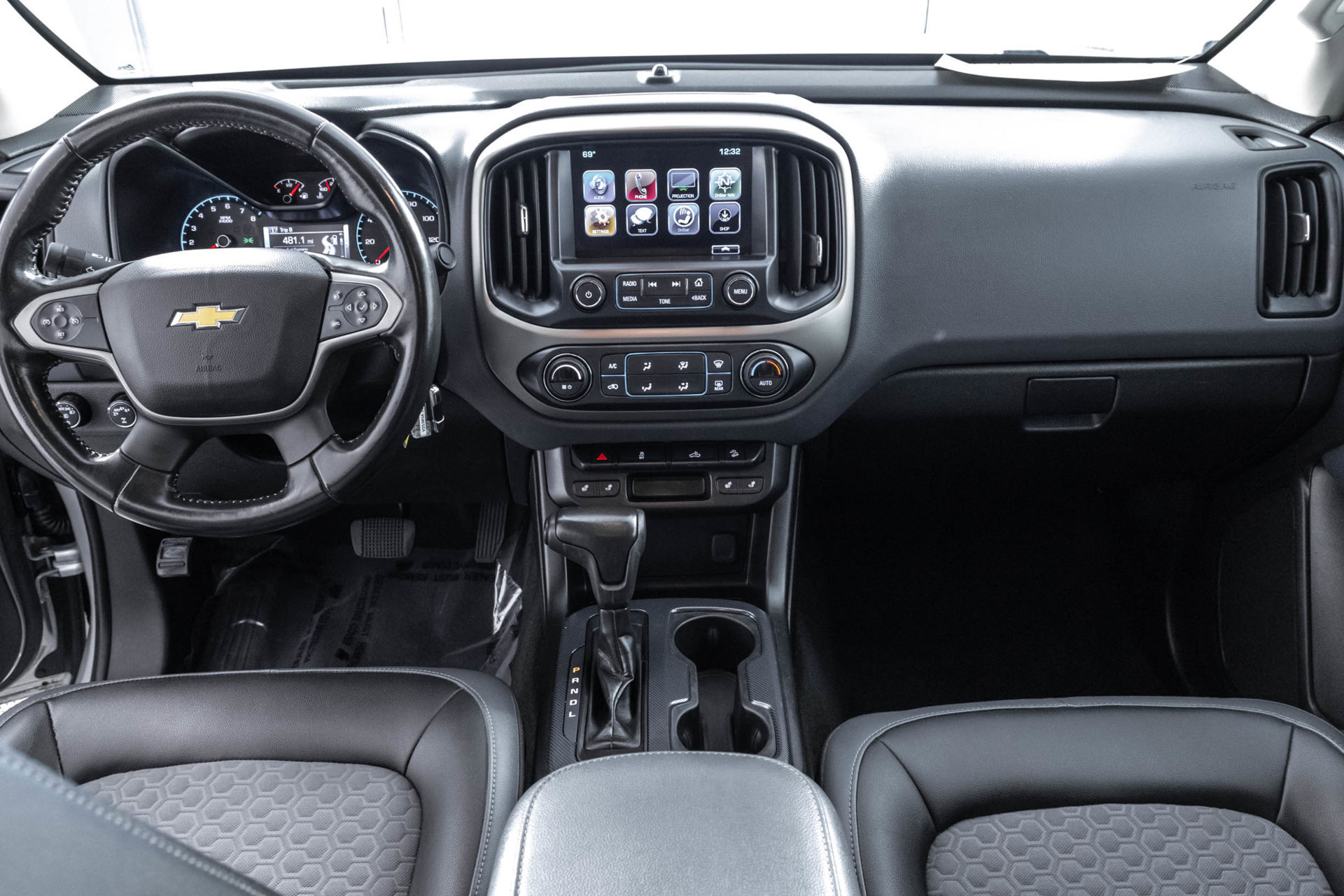 Used 2017 Chevrolet Colorado Z71 AWD/4WD image 22
