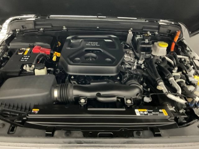 Used 2022 Jeep Wrangler Unlimited Sahara w/ Cold Weather Group AWD/4WD image 45
