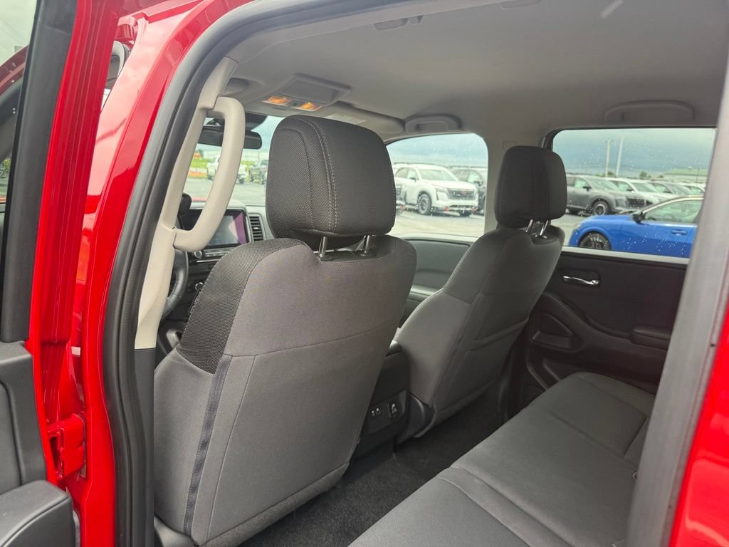 Used 2024 Nissan Frontier SV w/ SV Convenience Package RWD image 7