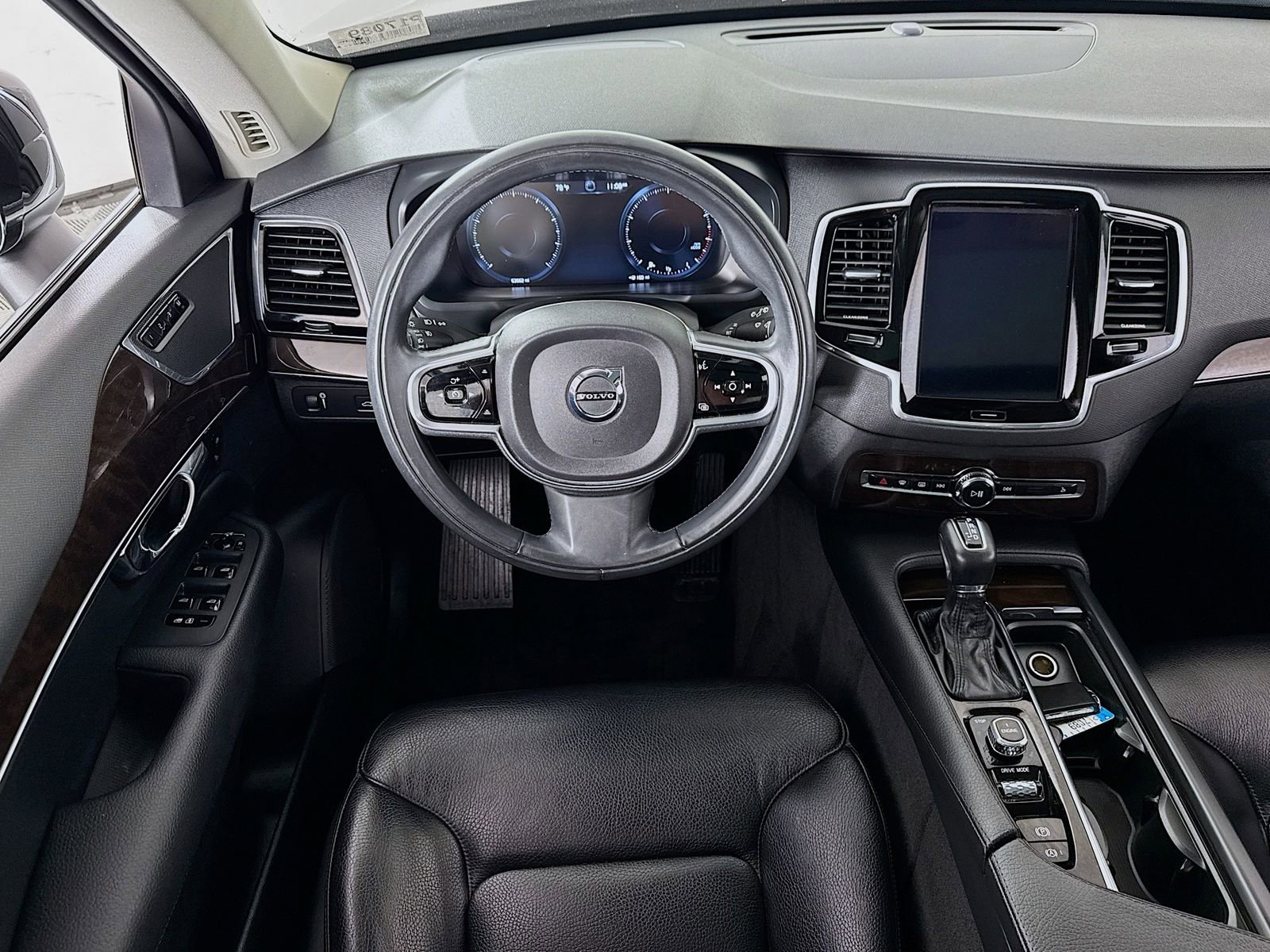 Used 2016 Volvo XC90 T6 Momentum AWD/4WD image 19