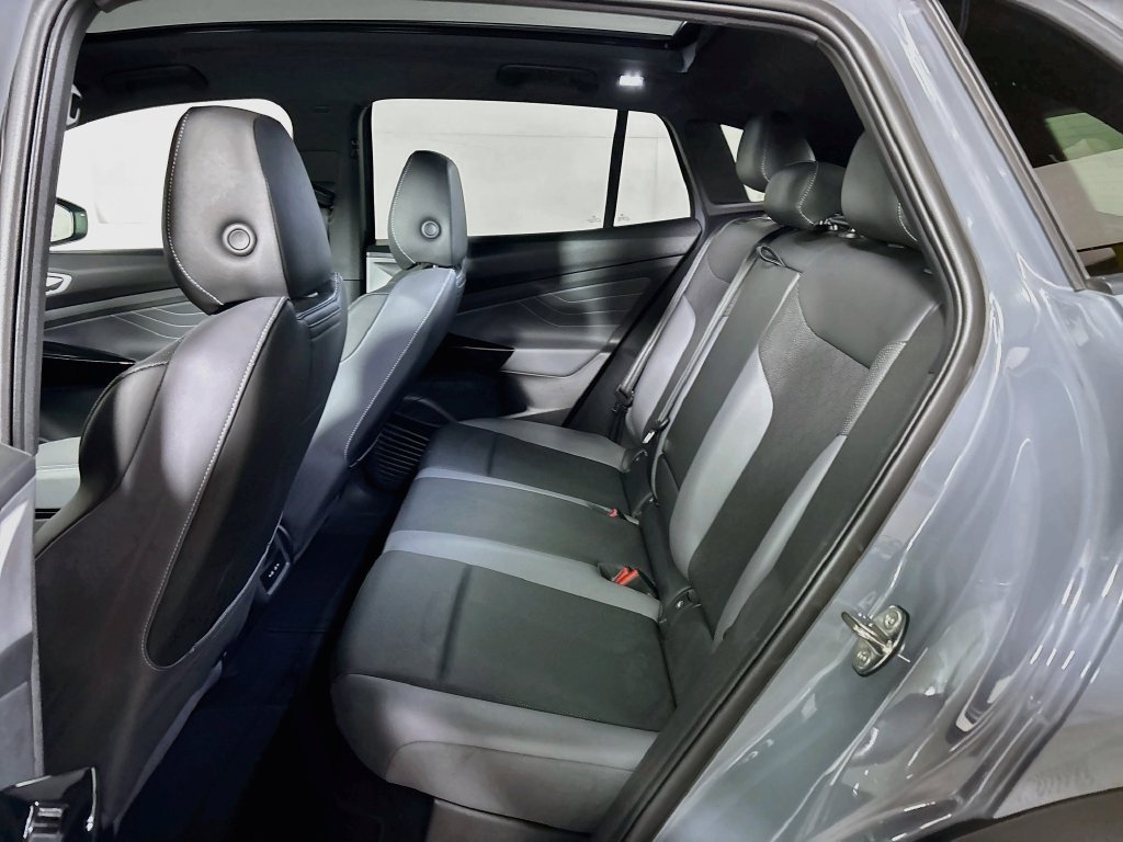 Certified 2023 Volkswagen ID.4 Pro S RWD image 22