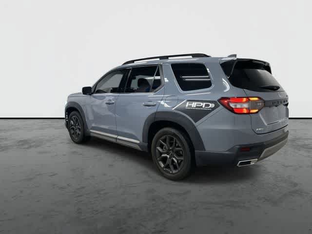 Used 2023 Honda Pilot Touring image 9