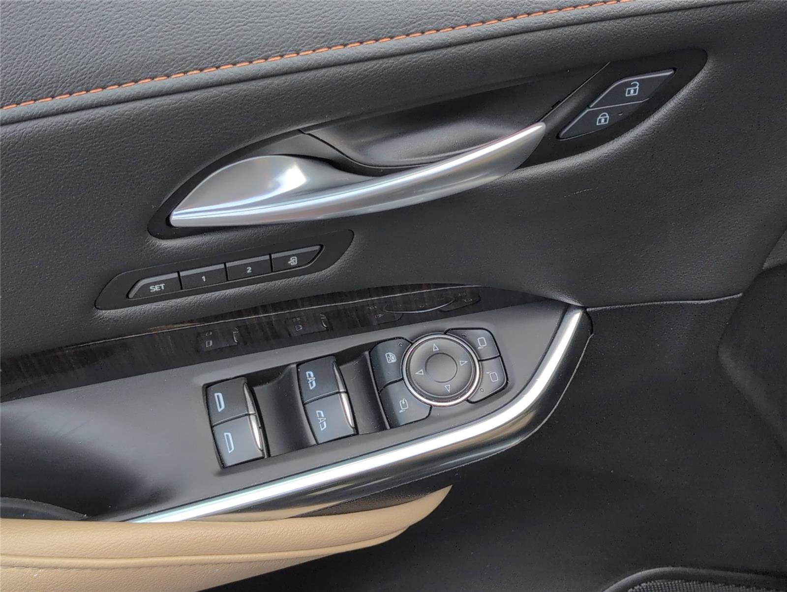 Used 2025 Cadillac XT4 Premium Luxury FWD image 15