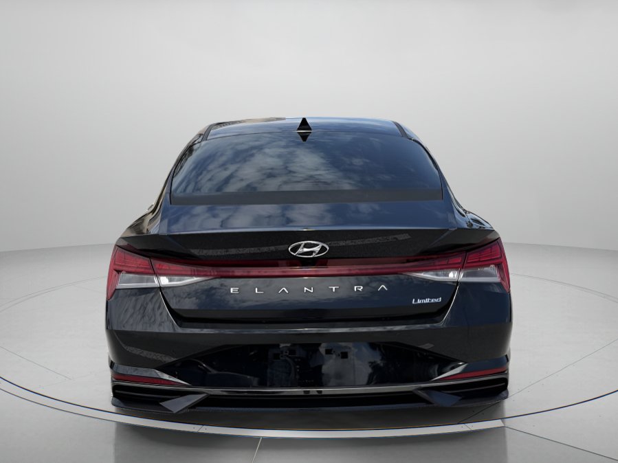 Used 2023 Hyundai Elantra Limited FWD image 4