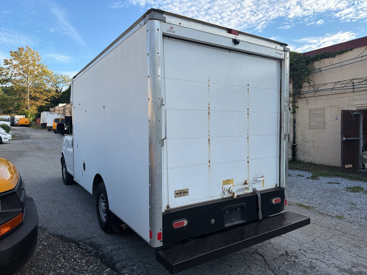 Used 2018 Chevrolet Express 3500 RWD image 12