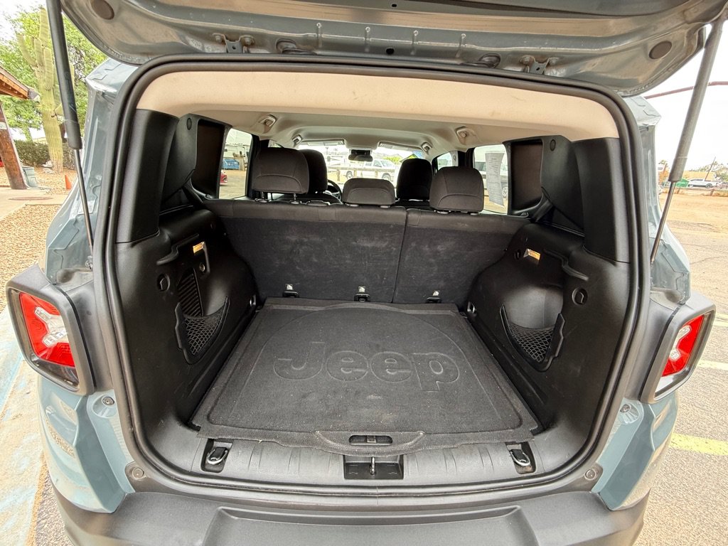 Used 2017 Jeep Renegade Altitude FWD image 17
